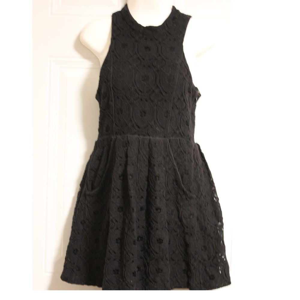 Kimchi Blue Black Floral Lace Fit Flare Dress High Neck Cutout Back SZ  6 Whimsy